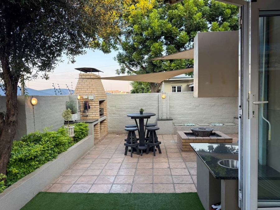 4 Bedroom Property for Sale in Waterval East North West